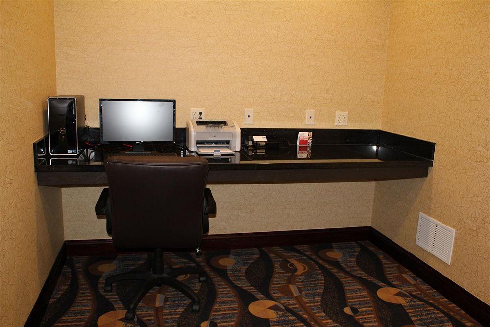 Holiday Inn Express Niles By Ihg Bagian luar foto