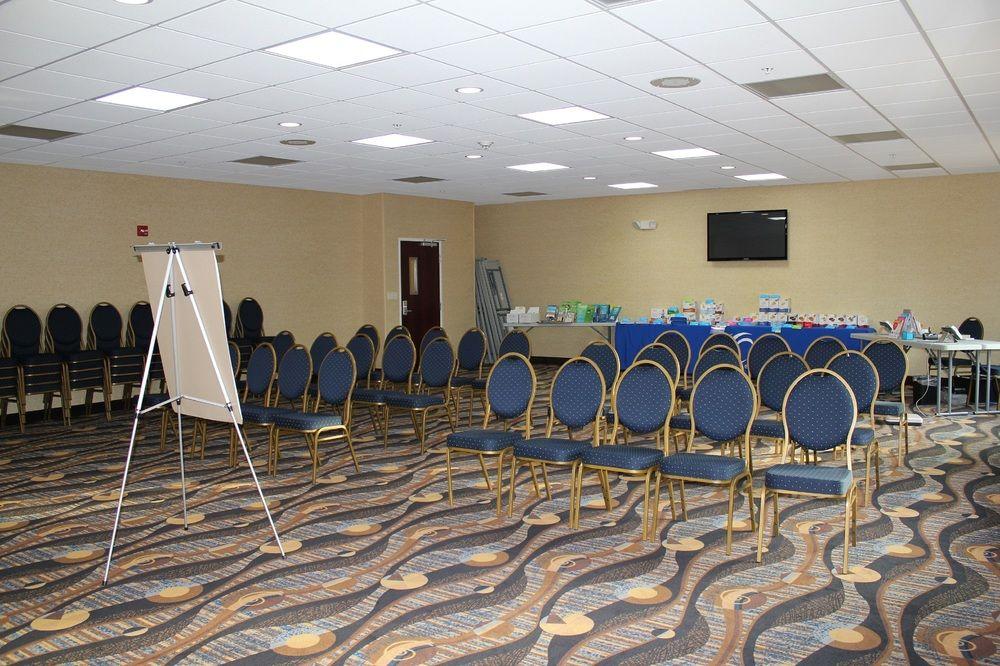 Holiday Inn Express Niles By Ihg Bagian luar foto