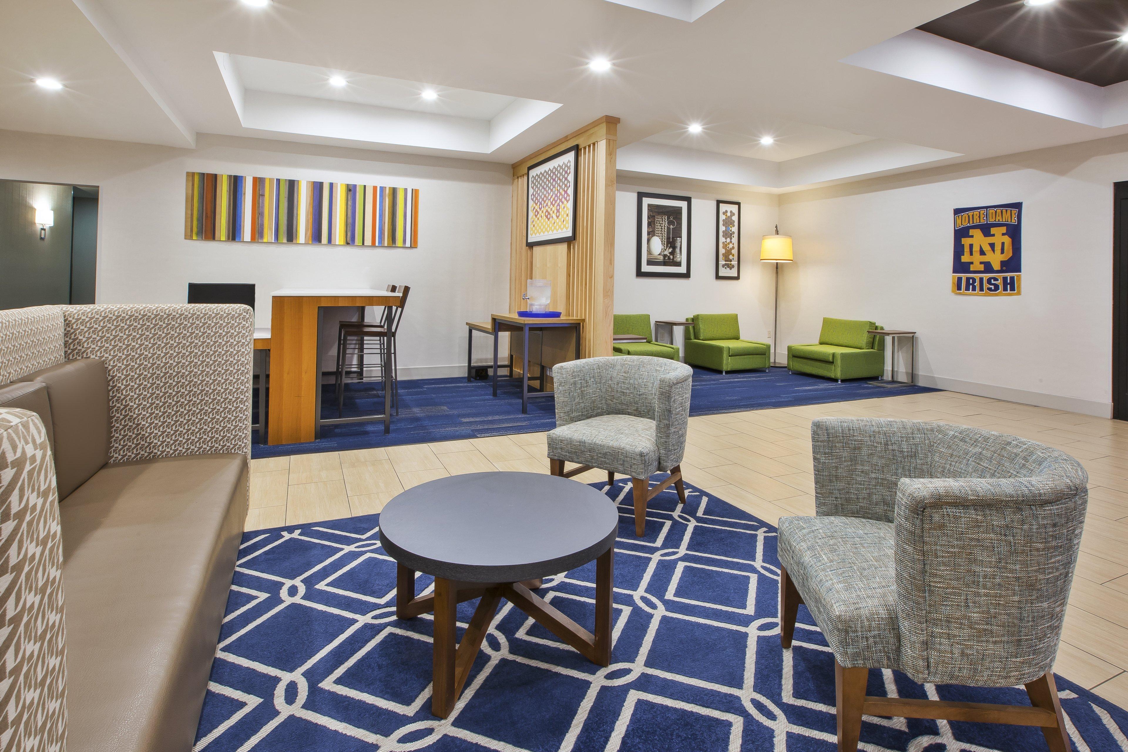 Holiday Inn Express Niles By Ihg Bagian luar foto