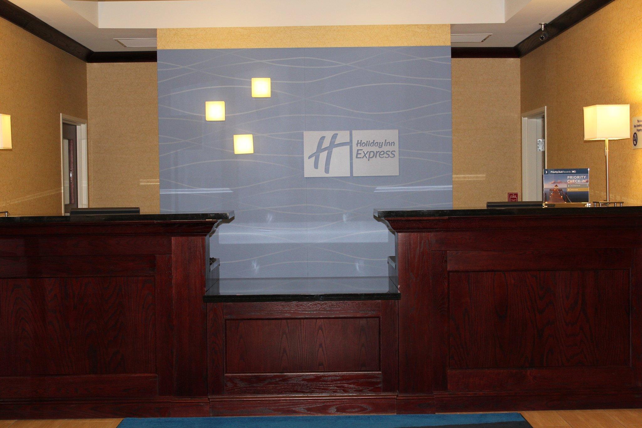 Holiday Inn Express Niles By Ihg Bagian luar foto