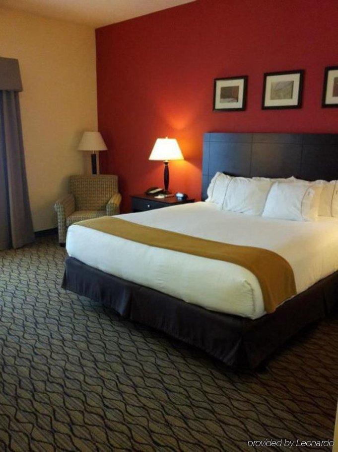 Holiday Inn Express Niles By Ihg Bagian luar foto