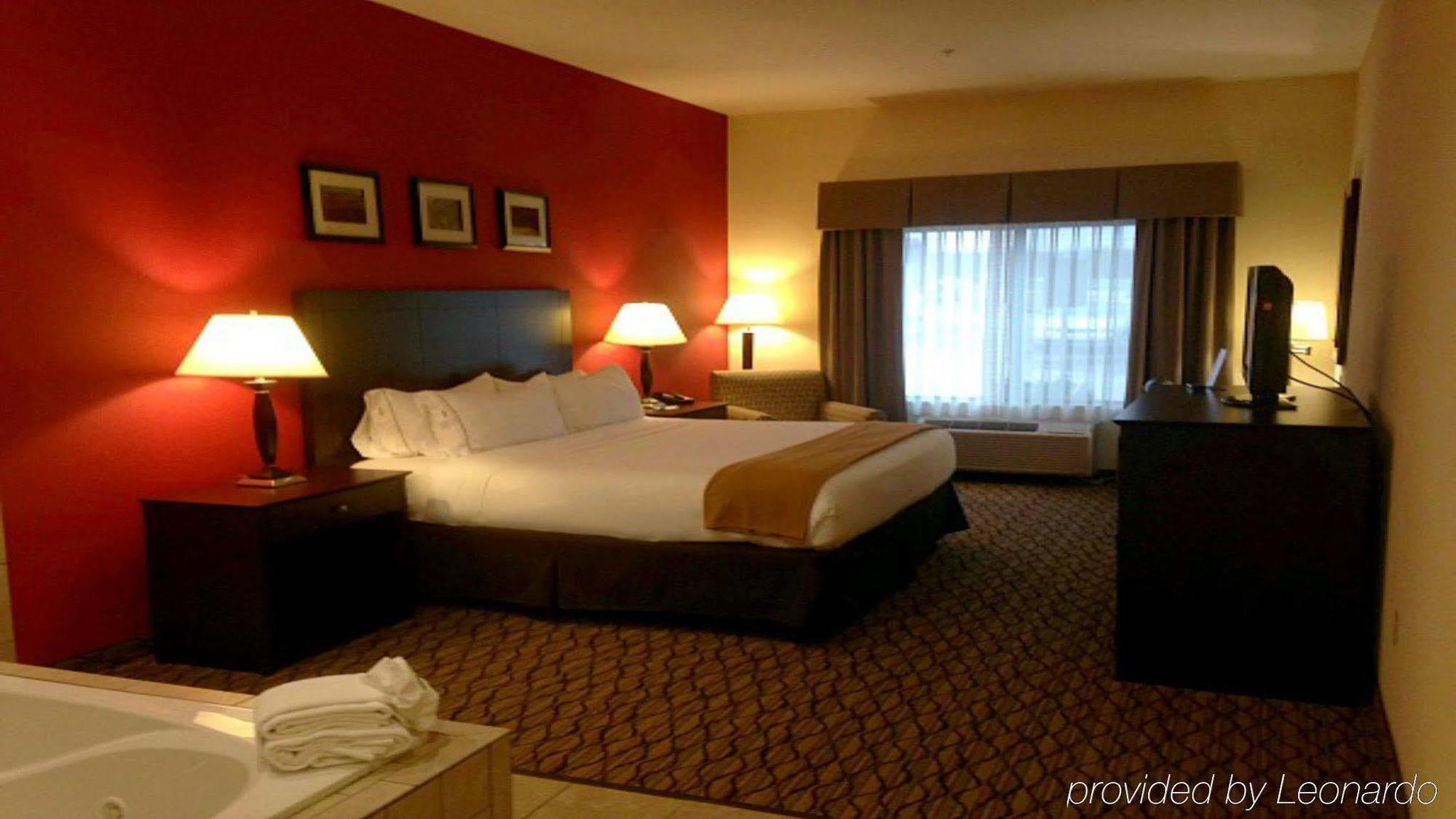 Holiday Inn Express Niles By Ihg Bagian luar foto
