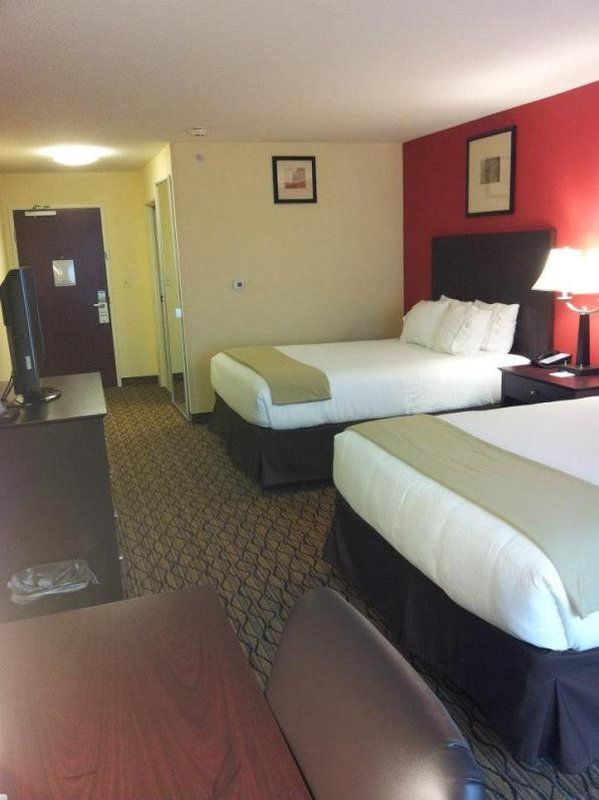 Holiday Inn Express Niles By Ihg Bagian luar foto
